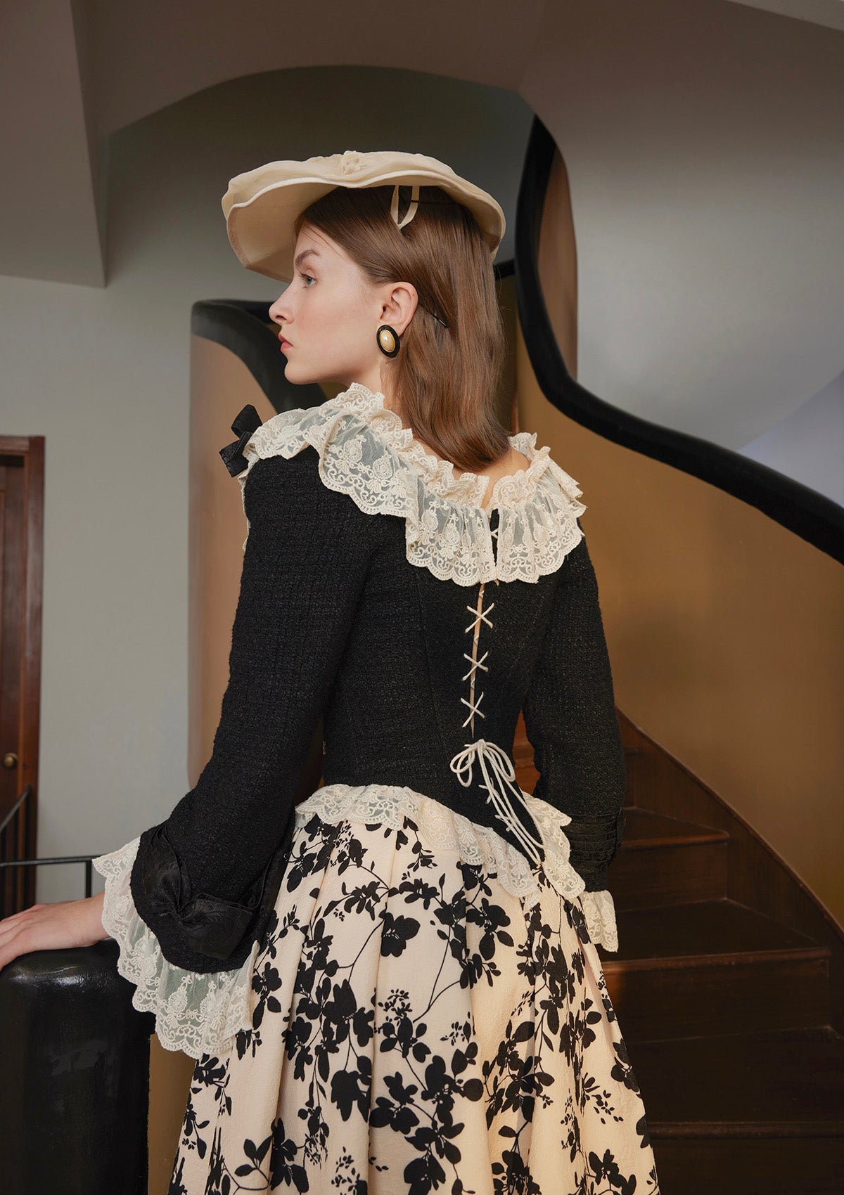Castle Swan Skirt (Black)