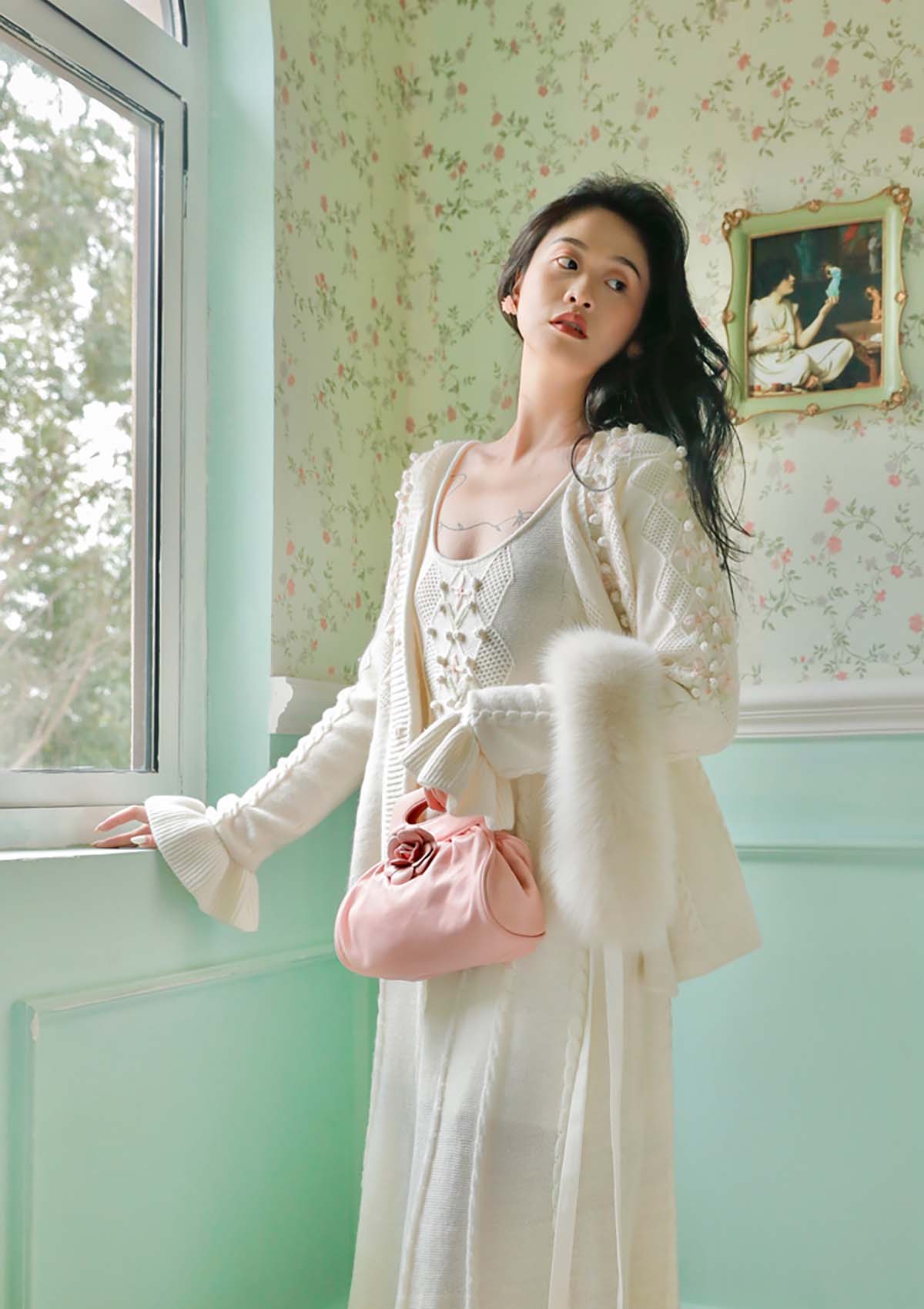 Small ball embroidered cardigan