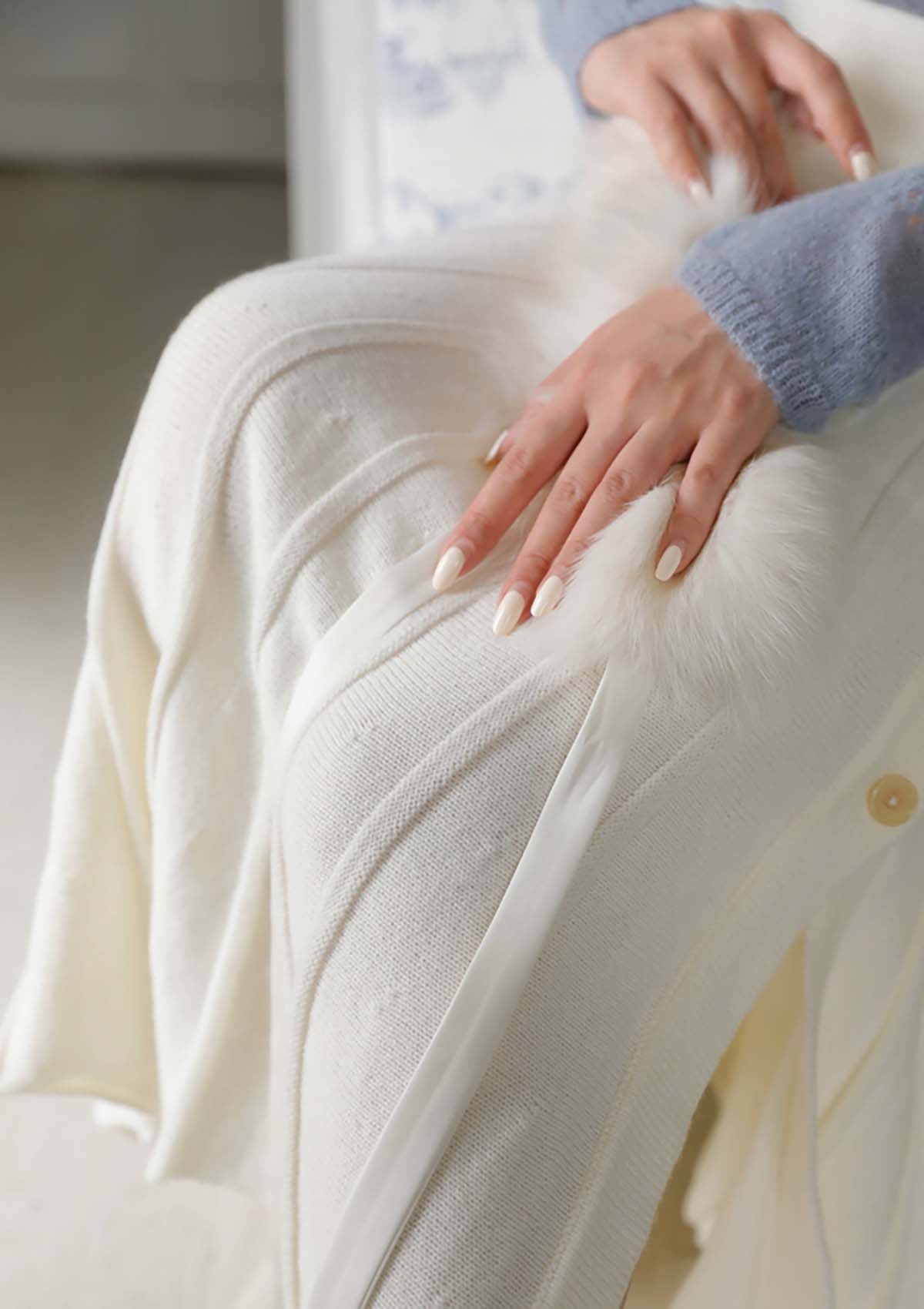 Wool knitted white skirt