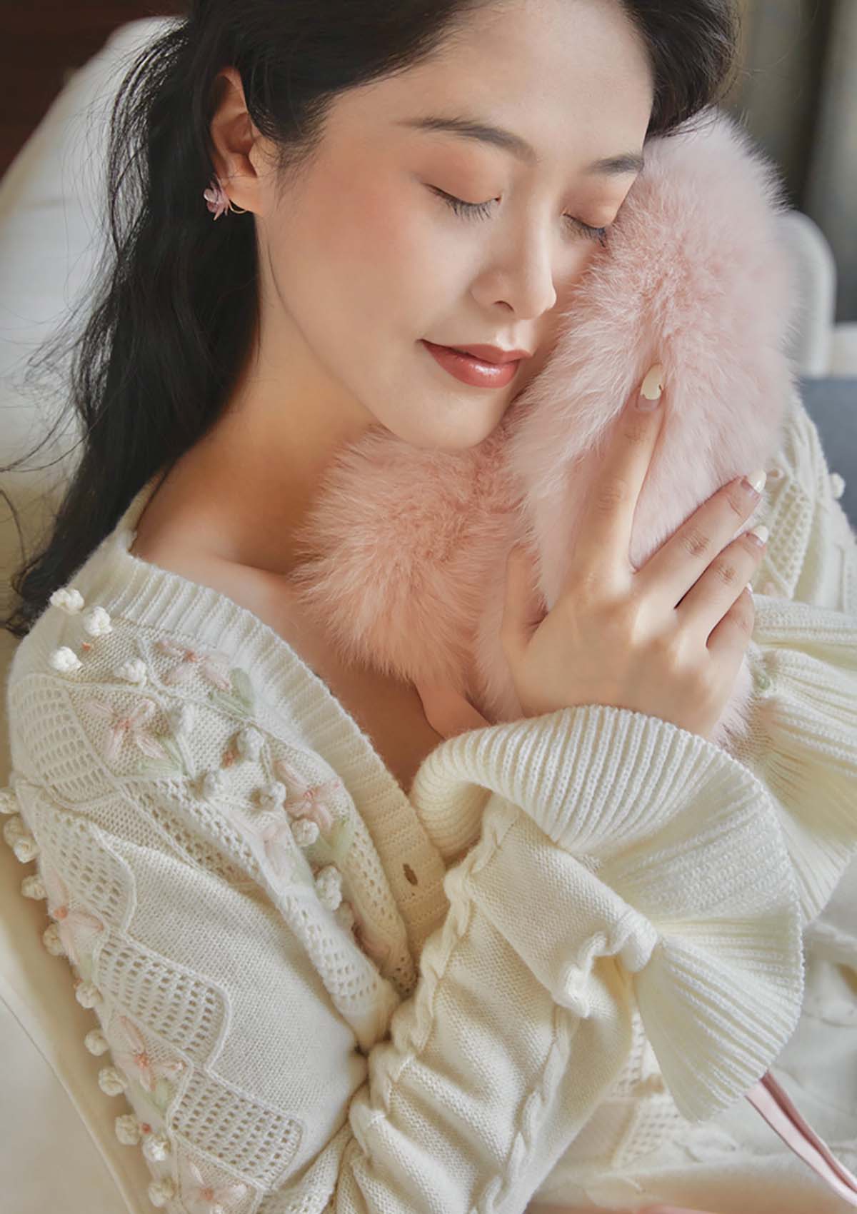 Small ball embroidered cardigan