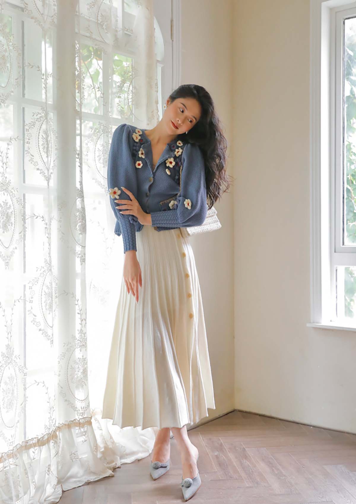Wool knitted white skirt